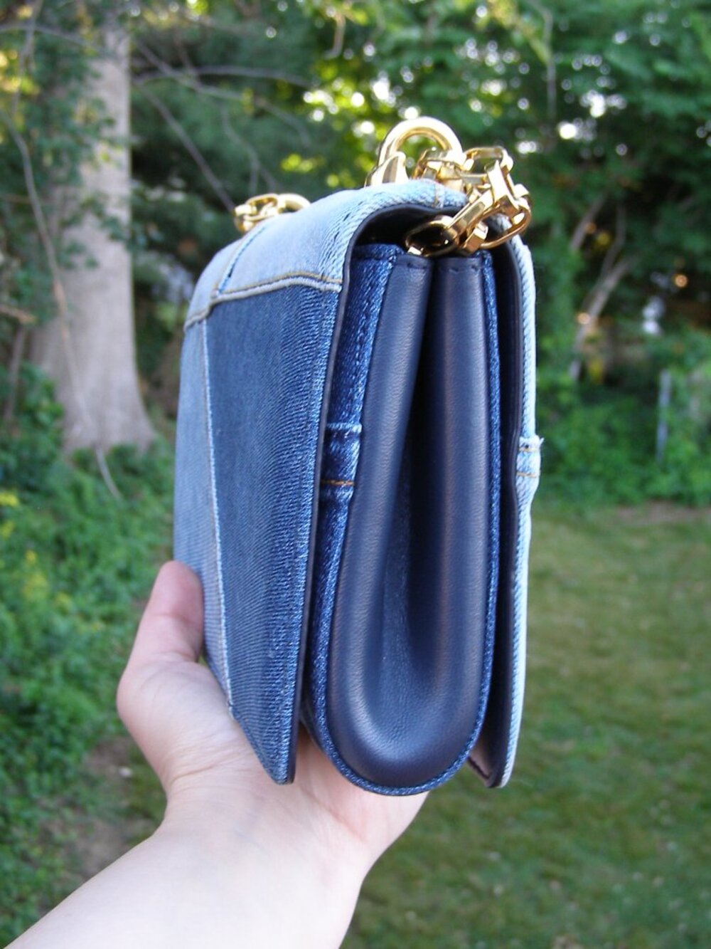 Dolce & Gabbana Denim Shoulder Crossbody bag with Gold Chain handles - Picture 6 of 16